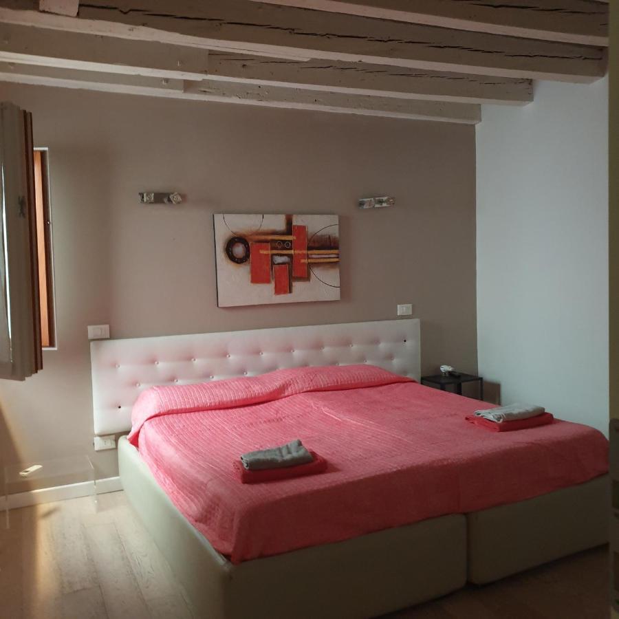 Central Lovely Typical Rooms Rialto Βενετία Δωμάτιο φωτογραφία